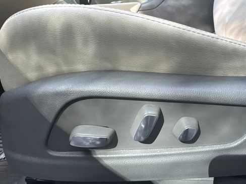 Used 2021 Cadillac XT5 Premium Luxury w/ LPO, Floor Liner Package FWD image 10
