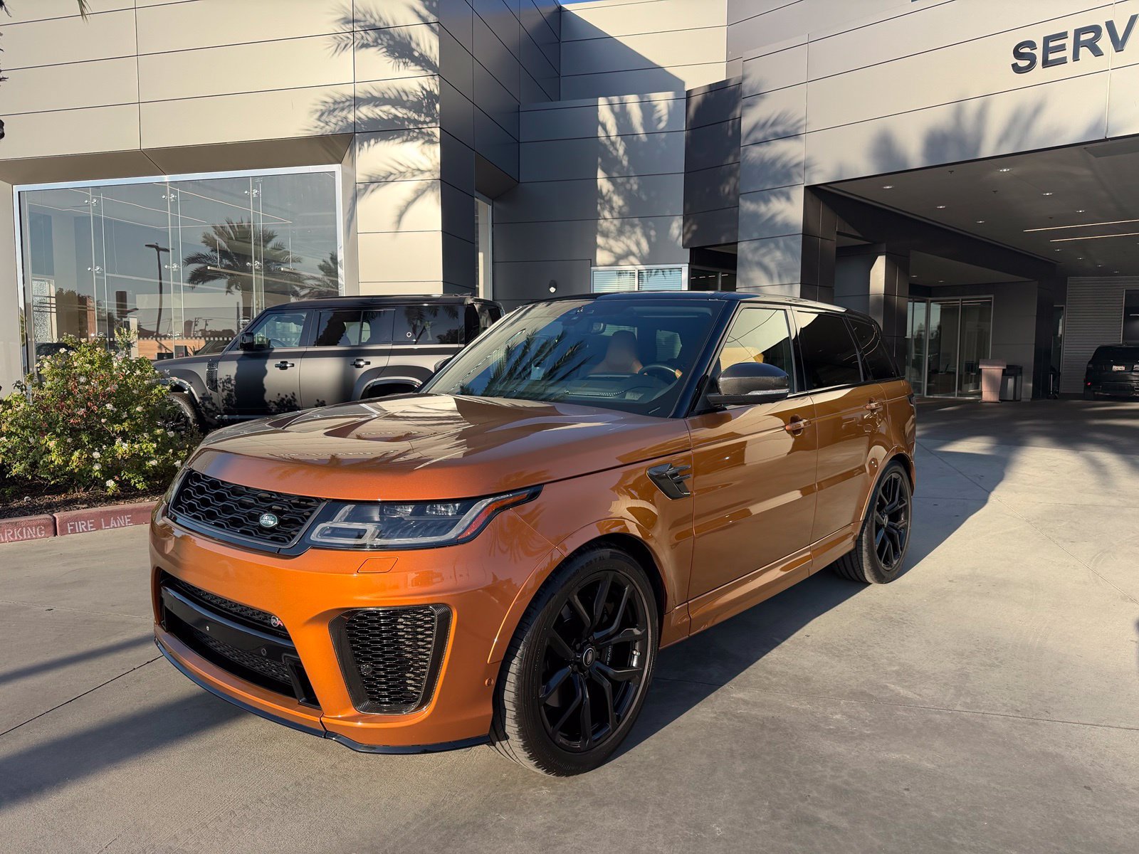 Used 2019 Land Rover Range Rover Sport SVR AWD/4WD image 1