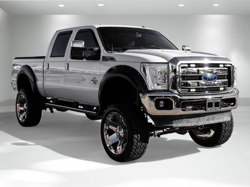 Used 2015 Ford F350 Lariat w/ Lariat Ultimate Package image 5