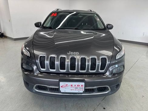 Used 2016 Jeep Cherokee Limited AWD/4WD image 6