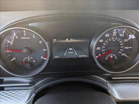 Used 2024 Kia Carnival LX image 12