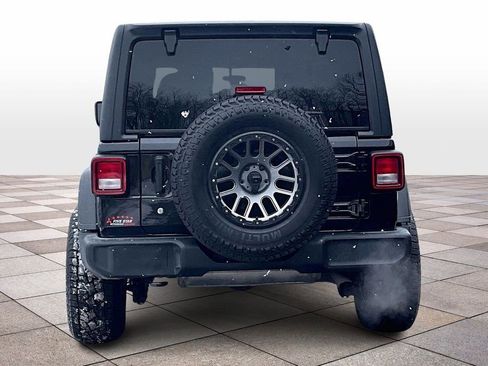 Used 2019 Jeep Wrangler Sport S image 4