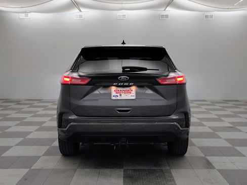 Used 2022 Ford Edge ST-Line w/ Class II Trailer Tow Package AWD/4WD image 9