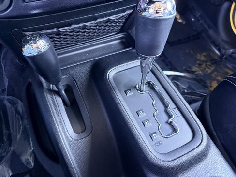 Used 2015 Jeep Wrangler Unlimited Sahara w/ Connectivity Group image 23