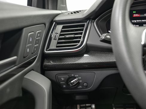 Used 2024 Audi SQ5 Premium Plus w/ Premium Plus Package image 18