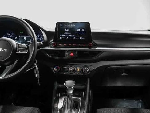 Used 2024 Kia Forte LXS w/ LXS Technology Package image 13