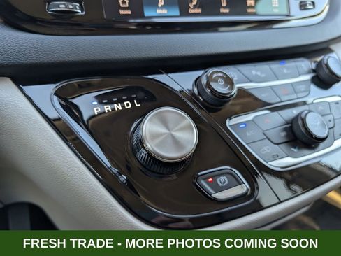 Used 2024 Chrysler Pacifica Touring-L image 26