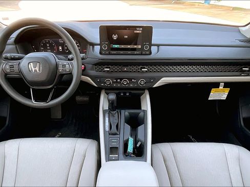 Certified 2025 Honda Accord SE image 5