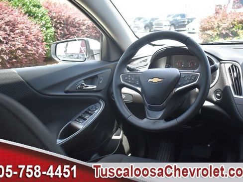 Used 2025 Chevrolet Malibu RS FWD image 23