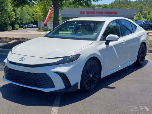 Certified 2025 Toyota Camry SE FWD image 7