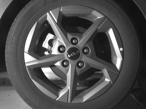 Used 2025 Kia K4 LXS image 15