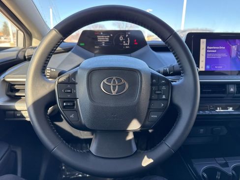 Used 2024 Toyota Prius LE AWD/4WD image 10