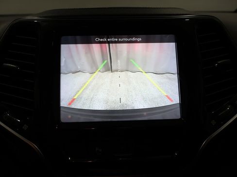 Used 2020 Jeep Cherokee Limited image 28