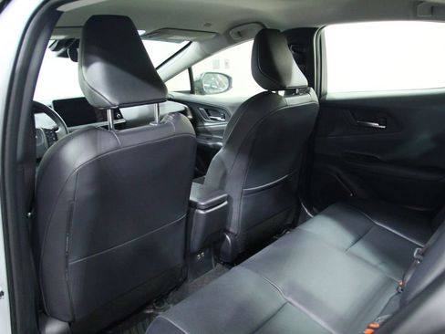 Used 2024 Toyota Prius XLE AWD/4WD image 26