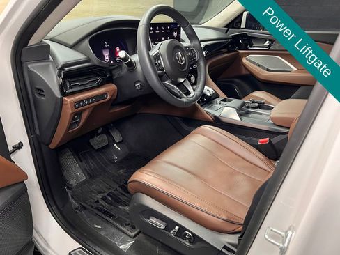 Used 2024 Acura MDX SH-AWD w/ Advance Package image 3