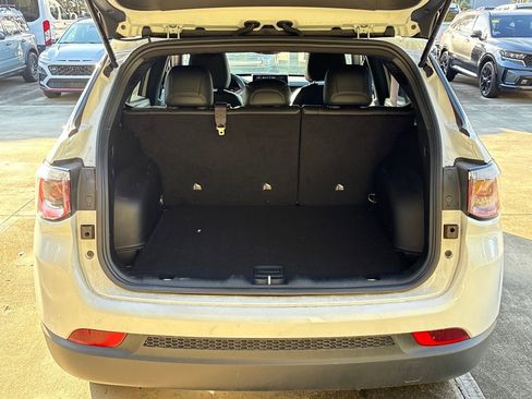 Used 2025 Jeep Compass Latitude w/ Altitude Special Edition image 29