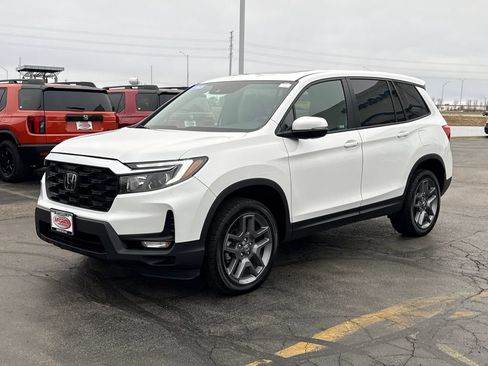 Used 2023 Honda Passport EX-L image 3