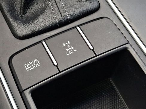 Used 2019 Kia Sorento LX image 24