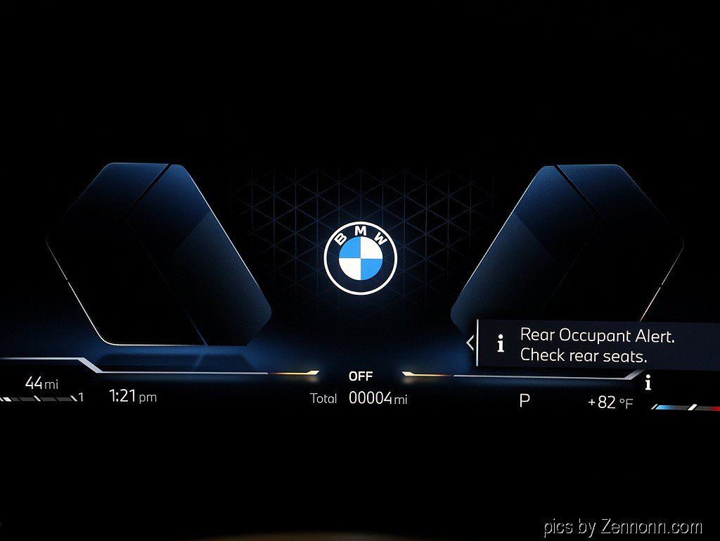 New 2026 BMW X2 xDrive28i w/ Technology Package AWD/4WD image 17