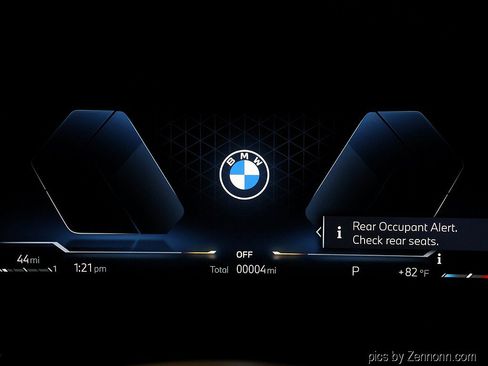 New 2026 BMW X2 xDrive28i w/ Technology Package AWD/4WD image 17