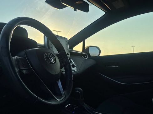 Used 2021 Toyota Corolla SE FWD image 38
