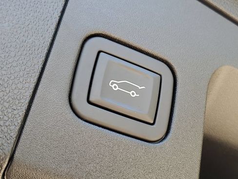 Used 2023 Cadillac XT4 Premium Luxury w/ Cold Weather Package FWD image 35