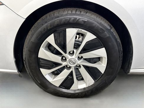 Used 2024 Nissan Altima 2.5 S FWD image 38