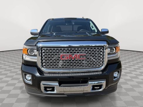Used 2015 GMC Sierra 2500 Denali w/ Duramax Plus Package AWD/4WD image 2