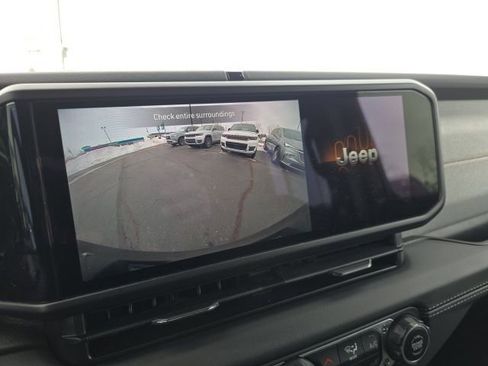 Used 2025 Jeep Wrangler Unlimited Sahara w/ Safety Group image 21