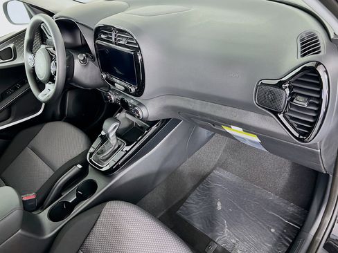 New 2025 Kia Soul S image 22