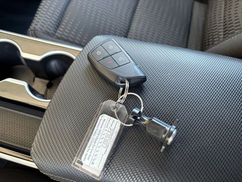 Used 2025 Chevrolet Equinox LT AWD/4WD image 21
