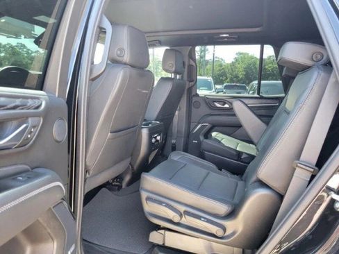 Used 2023 GMC Yukon Denali RWD image 30