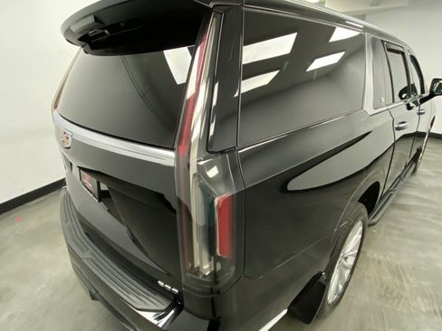 Used 2022 Cadillac Escalade ESV Luxury AWD/4WD image 13