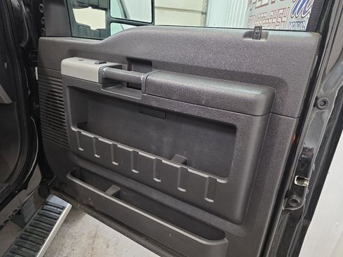 Used 2015 Ford F350 Lariat w/ Chrome Package image 41