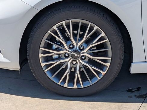 Used 2024 Kia Forte GT-Line w/ GT-Line Premium Package image 10