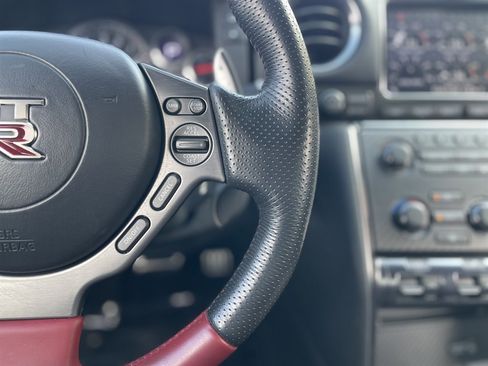Used 2014 Nissan GT-R Black Edition image 28
