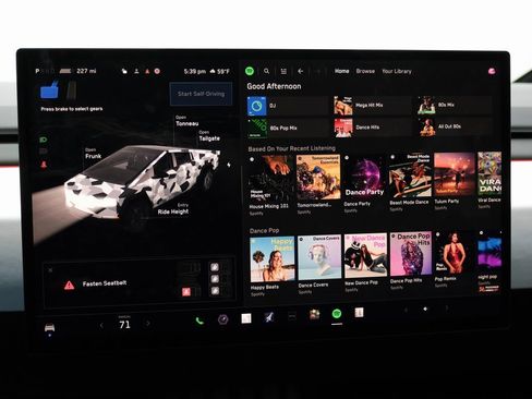 Used 2024 Tesla Cybertruck AWD Crew Cab image 27