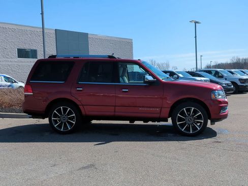 Used 2016 Lincoln Navigator Reserve image 9