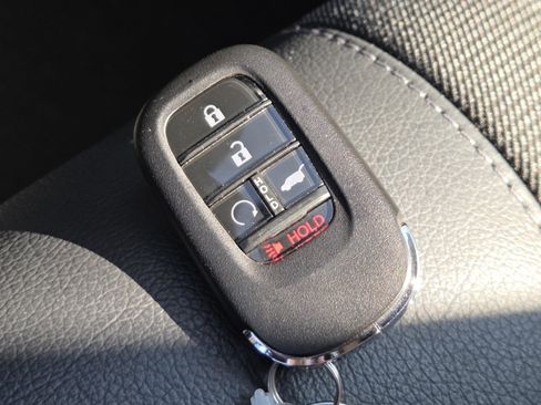 Used 2025 Honda Pilot Touring image 36