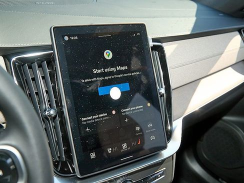 New 2026 Volvo XC90 T8 Plus w/ Protection Package Premier image 15