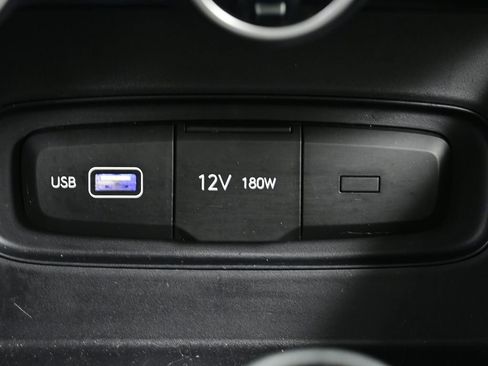 Used 2022 Hyundai Venue SE image 7