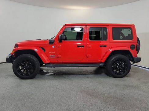Used 2022 Jeep Wrangler Unlimited Sahara w/ Cold Weather Group AWD/4WD image 4