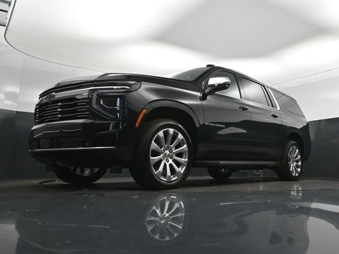 New 2026 Chevrolet Suburban Premier RWD image 38