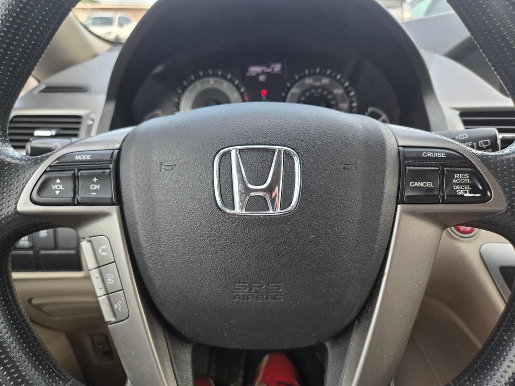 Used 2016 Honda Odyssey SE image 9