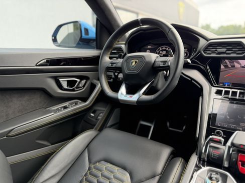 Used 2024 Lamborghini Urus S AWD/4WD image 28
