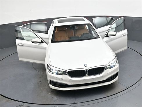 Used 2018 BMW 540i image 28