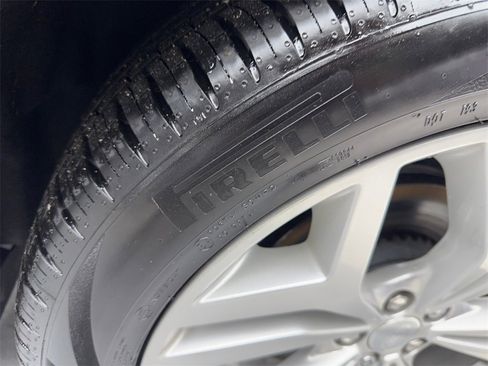 Used 2021 Land Rover Range Rover Evoque R-Dynamic SE image 90