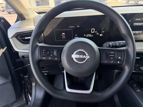 Used 2025 Nissan Kicks SV FWD image 26