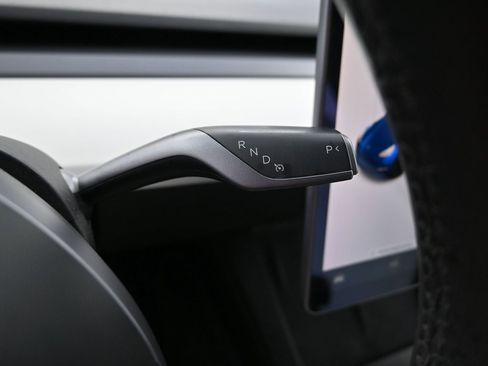 Used 2021 Tesla Model Y Long Range image 17