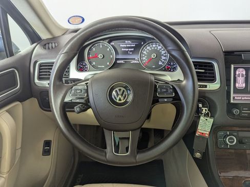 Used 2012 Volkswagen Touareg Sport AWD/4WD image 36